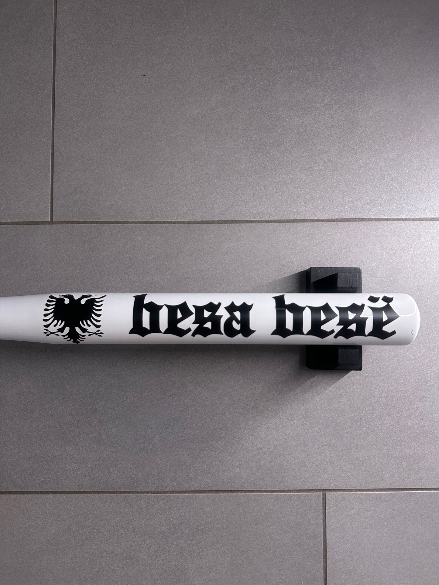Baseballschläger Schriftzüge · besa besë (weiß,schwarz)