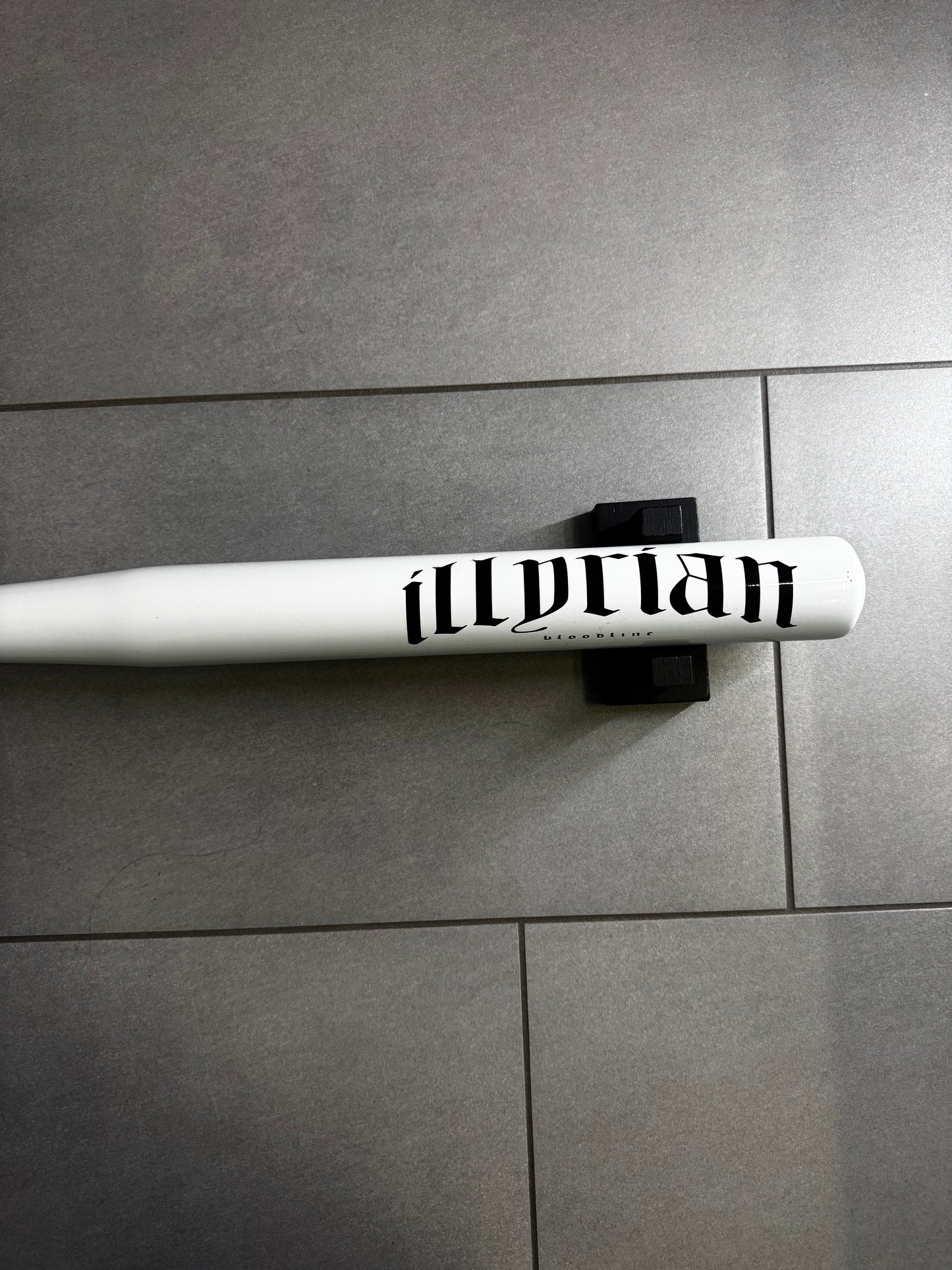 Baseballschläger Schriftzüge · illyrian bloodline (weiß,schwarz)